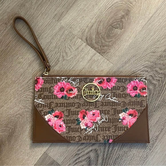 Juicy Couture Handbags - Juicy Couture Wristlet NWOT